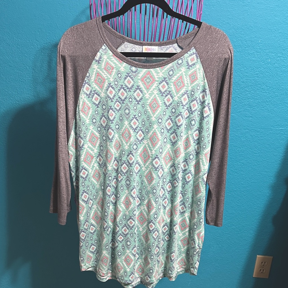 LuLaRoe Mint and Gray Geometric Randy baseball tee. Size 2x super soft. EUC